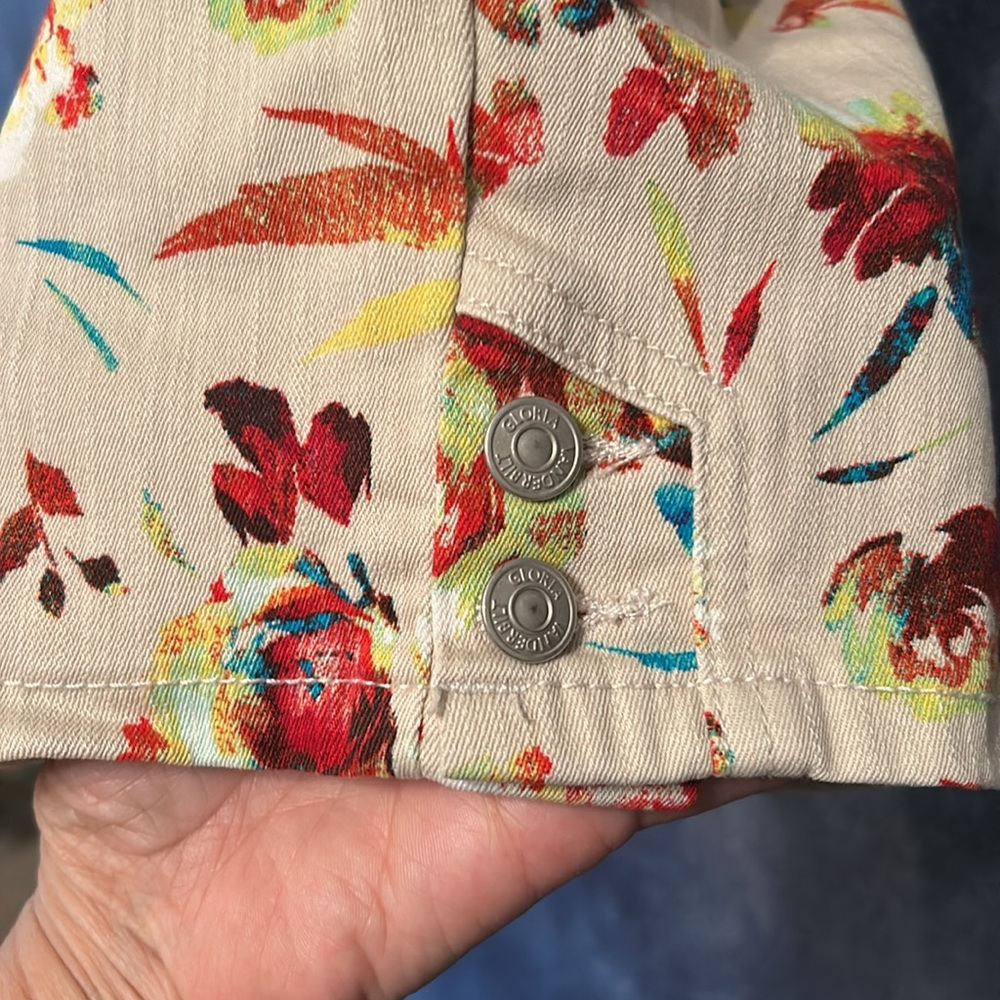 Floral Print Woman’s Capri - Picture 6 of 6